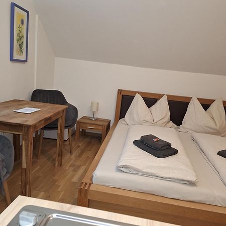 Goessl, Apartement Und Doppelzimmer มาเรียตเซลล์ ภายนอก รูปภาพ