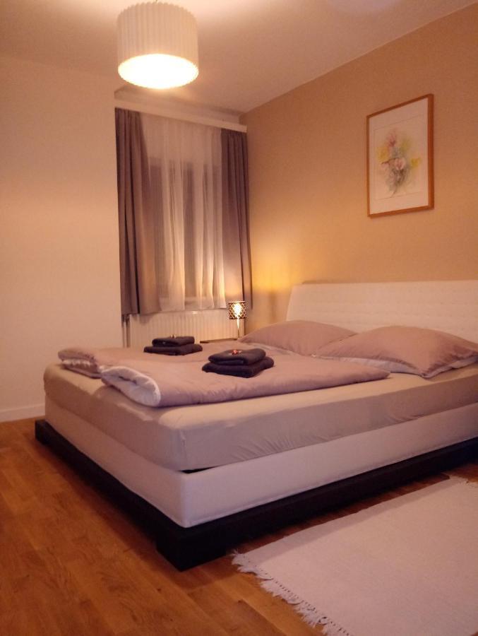 Goessl, Apartement Und Doppelzimmer มาเรียตเซลล์ ภายนอก รูปภาพ